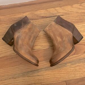BED|STU Yell Brown / Tan two tone Ankle Booties with Distressed Leather size 7.5